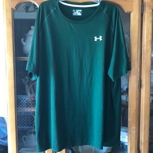 Under Armour T-shirt